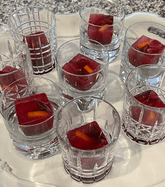 holiday hosting hack: festive ice&nbsp;cubes